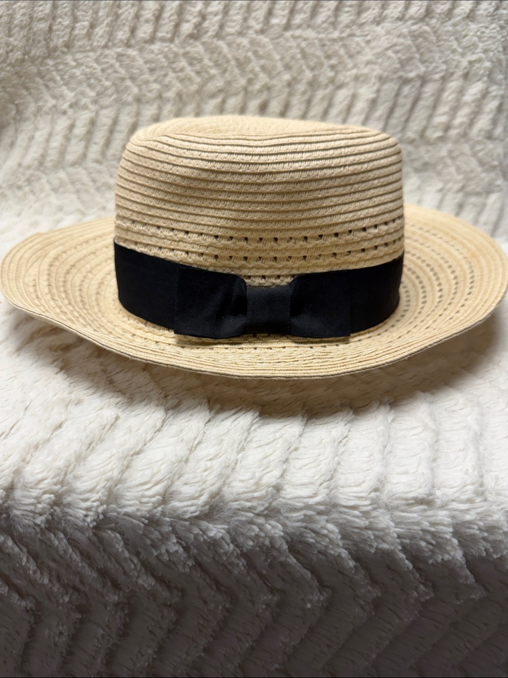 August Hat Company Straw Sun Hat Black Ribbon Band Like New!